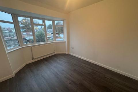 4 bedroom house to rent, Burns Avenue, Southall