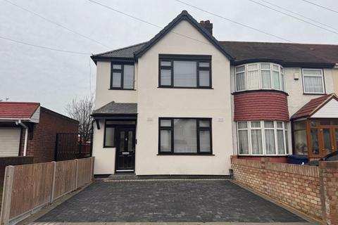 4 bedroom house to rent, Burns Avenue, Southall