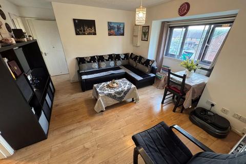 1 bedroom flat for sale, Boltons Lane, Harlington, Hayes