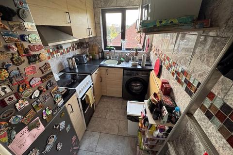 1 bedroom flat for sale, Boltons Lane, Harlington, Hayes