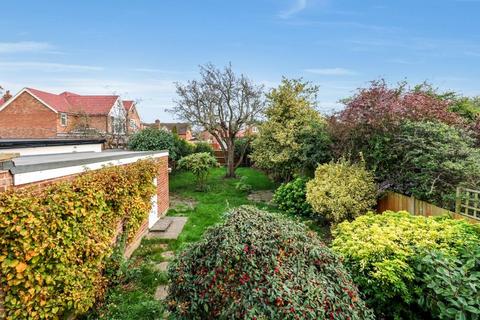 4 bedroom semi-detached house for sale, Fordbridge Road, Ashford