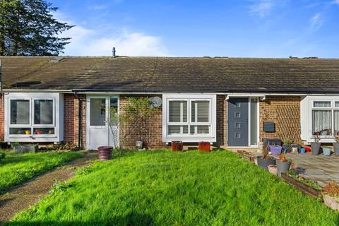 2 bedroom bungalow for sale, Southwood Close, Worcester Park