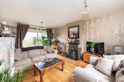 3 bedroom semi-detached house for sale, Meadow Close, Tring