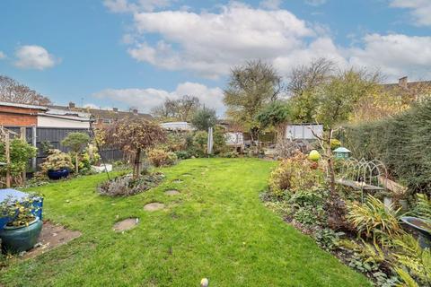 3 bedroom semi-detached house for sale, Meadow Close, Tring