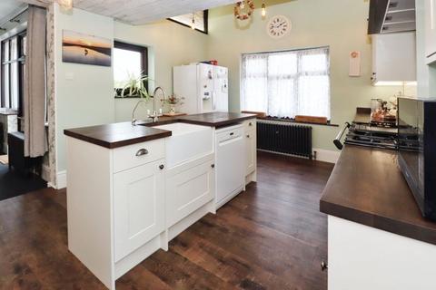 5 bedroom semi-detached house for sale, Fronks Road, Harwich, CO12