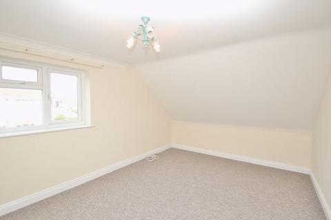 2 bedroom apartment to rent, Doveshill Crescent, Bournemouth BH10