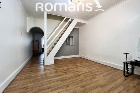 2 bedroom terraced house to rent, Somerset Road, Farnborough, GU14