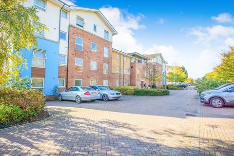 2 bedroom flat to rent, Admiralty Close, West Drayton