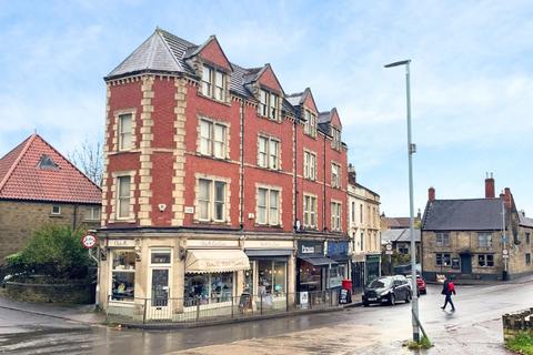 2 bedroom flat to rent, 5 Badcox, Frome