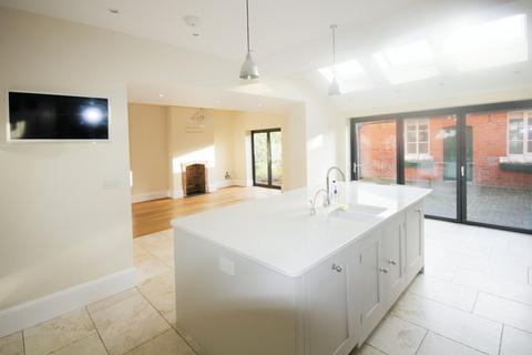 6 bedroom semi-detached house to rent, Kilmorey Park, Chester, Cheshire, CH2