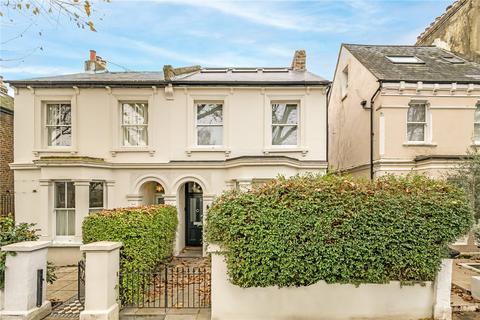 4 bedroom semi-detached house to rent, Mansell Road, London W3