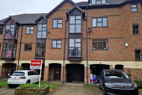 3 bedroom townhouse for sale, Hathaway Court, Rochester