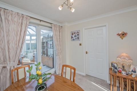 3 bedroom detached house for sale, Fieldhead Way, Heckmondwike, West Yorkshire, WF16