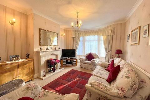 2 bedroom terraced house for sale, Grange Avenue, Leagrave, Luton, Bedfordshire, LU4 9AT