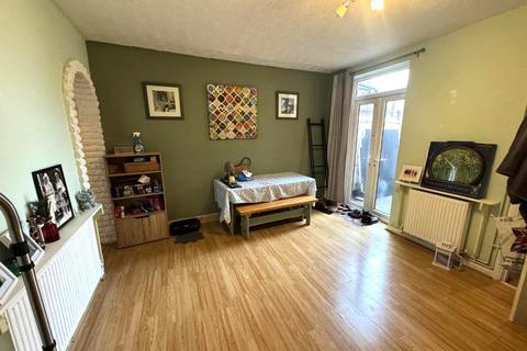 2 bedroom terraced house to rent, Edwin Street, Daybrook, Nottingham, NG5 6AZ