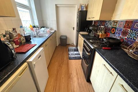 2 bedroom terraced house to rent, Edwin Street, Daybrook, Nottingham, NG5 6AZ