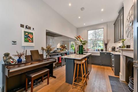 3 bedroom maisonette for sale, Berriman Road, Islington, London, N7