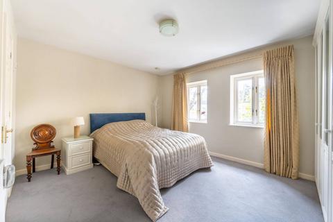 2 bedroom flat for sale, Russell Road, Kensington, London, W14