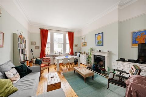 2 bedroom flat for sale, Belsize Crescent, Belsize Village, Belsize Park