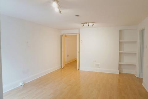 1 bedroom ground floor flat for sale, Portsmouth Road, Esher KT10