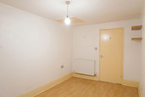 1 bedroom ground floor flat for sale, Portsmouth Road, Esher KT10