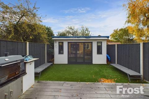 34 Westminster Close, Feltham, TW14 9XD