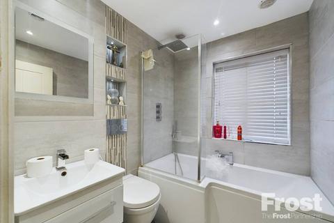 34 Westminster Close, Feltham, TW14 9XD