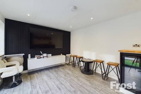 34 Westminster Close, Feltham, TW14 9XD