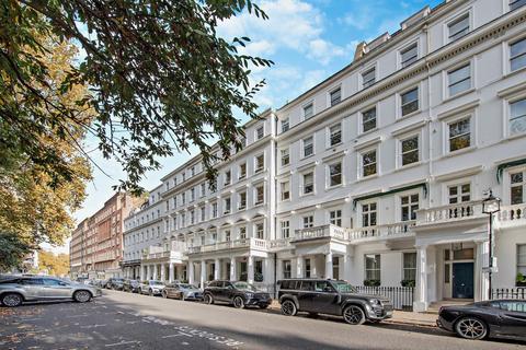 2 bedroom flat for sale, Lowndes Square, London