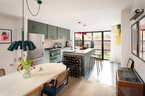 44 Sharon Gardens, London, E9 7RX