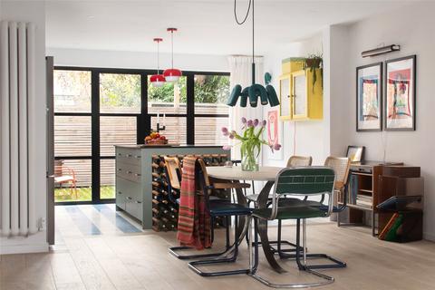 44 Sharon Gardens, London, E9 7RX
