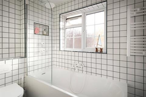 44 Sharon Gardens, London, E9 7RX