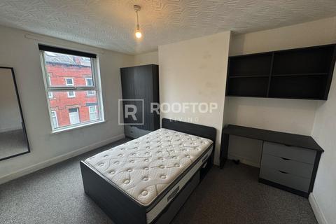 3 bedroom house to rent, Oban Place, Leeds LS12