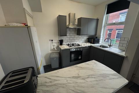 3 bedroom house to rent, Oban Place, Leeds LS12