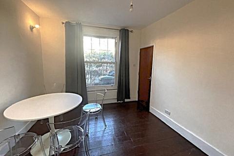 3 bedroom terraced house to rent, N22, WOOD GREEN - 3 BEDROOM TERRACED HOUSE