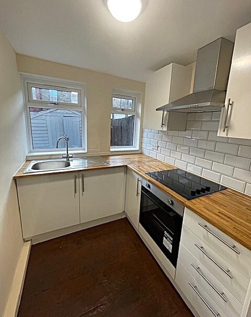 House in London - View 3