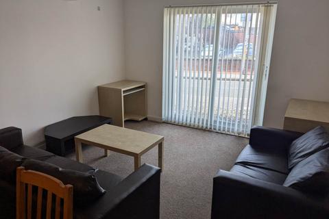 2 bedroom flat to rent, 77 Bellfield Street, ,