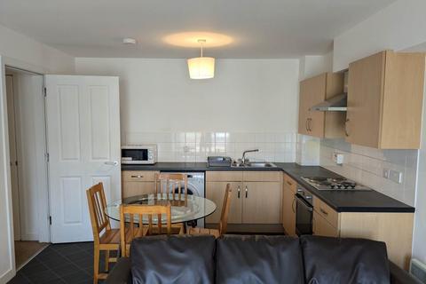 2 bedroom flat to rent, 77 Bellfield Street, ,