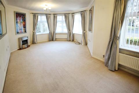 2 bedroom flat for sale, St. Peters Close, Worcestershire B61