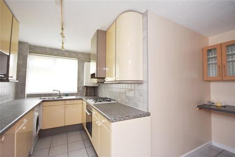 2 bedroom flat to rent, Flat , Imperial Court, High Road, London