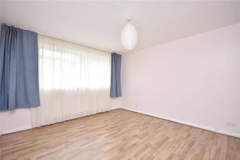 2 bedroom flat to rent, Flat , Imperial Court, High Road, London