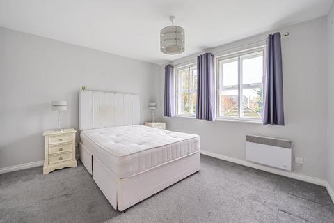 2 bedroom apartment for sale, Hurworth Avenue, Langley, Berkshire, SL3