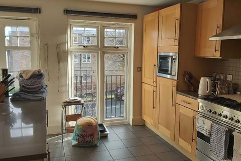 1 bedroom in a house share to rent, Avondale Road