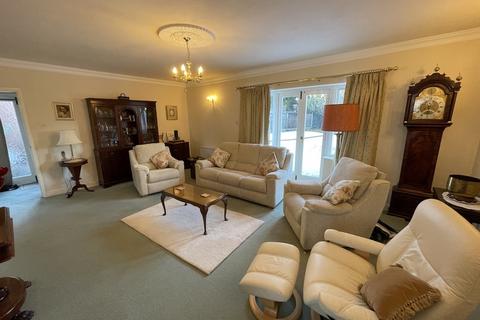 14 Eveson Road, Norton, Stourbridge, DY8 3BN