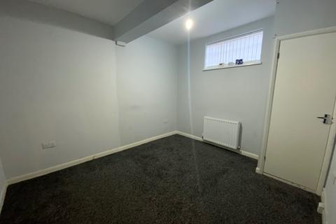 2 bedroom apartment to rent, Flat ,  Crescent Road, Middlesbrough