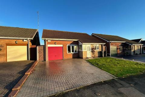 3 bedroom bungalow for sale, The Oaks, Warwickshire CV12