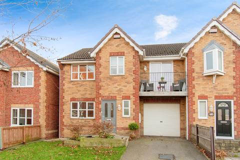 4 bedroom semi-detached house for sale, Buckingham Way, West Yorkshire WF10