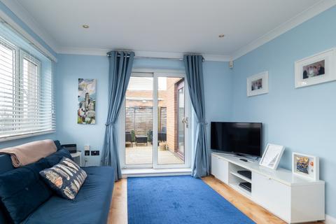 3 bedroom terraced house for sale, Parkview Close, Carshalton SM5