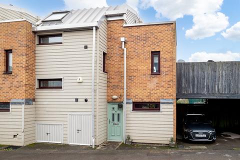 3 bedroom terraced house for sale, Parkview Close, Carshalton SM5