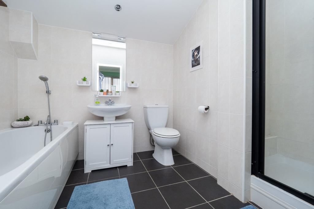 Ensuite Bathroom